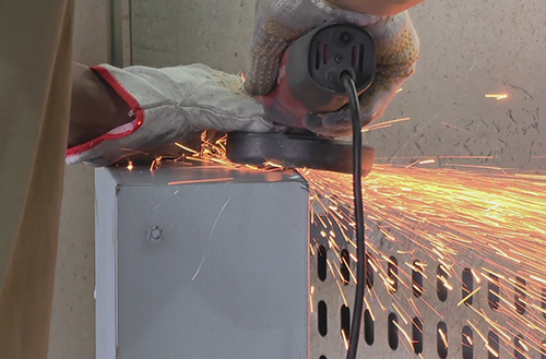 صندوق بريد معدني