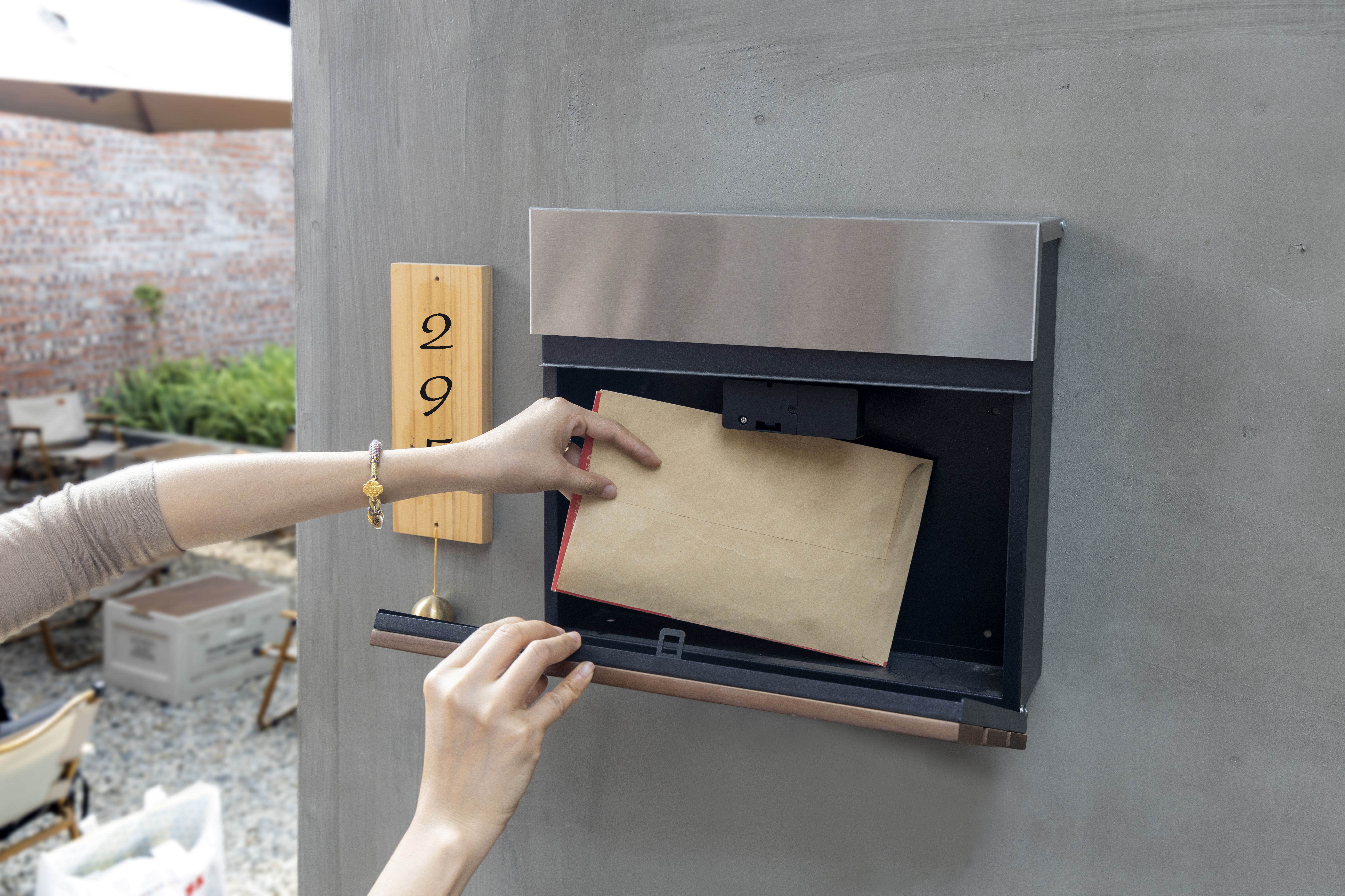 ما هي المنتجات المعدنية المتميزة التي تقدمها شركة JIANGMEN ZENEWOOD LIMITED؟